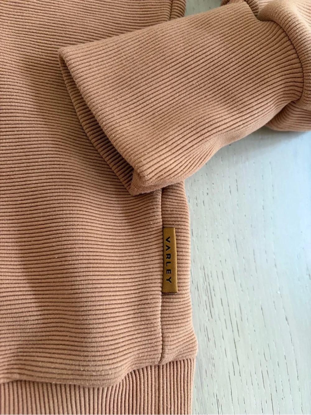Varley Vine Half Zip Pullover in Camel sz L